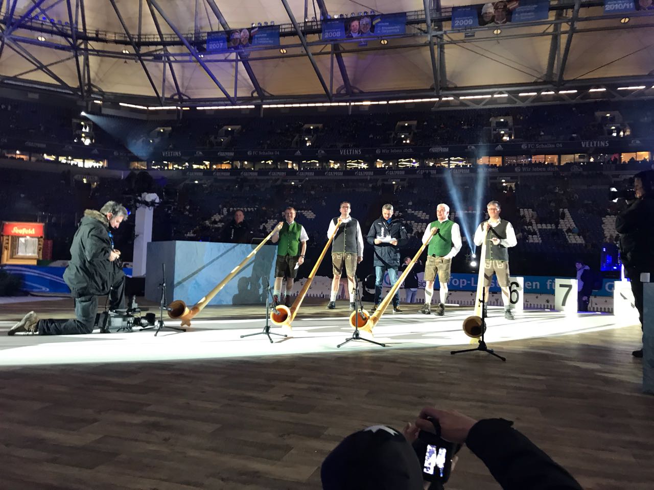 Korschenbroicher Alphornbläser beim Biathlon auf Schalke 2017 Korschenbroicher Alphornbläser beim Biathlon auf Schalke 2017